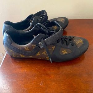 Men Louis Vuitton shoe size 10. Worn and selling for very low.
